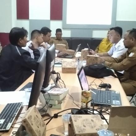 Pambakal Beserta Kepala Perpustakaan Bawahan Seberang Hadiri Rapat Bersama Dinas Perpustakaan 